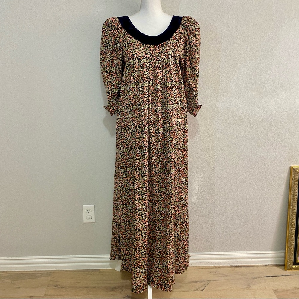 VTG Lauren Michele Hawaii Floral Muumuu Maxi‎ Dress Velvet Trim Cottagecore M
